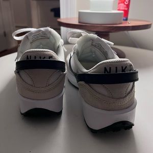 Nike Women's Waffle Debut Retro Runner Sneaker